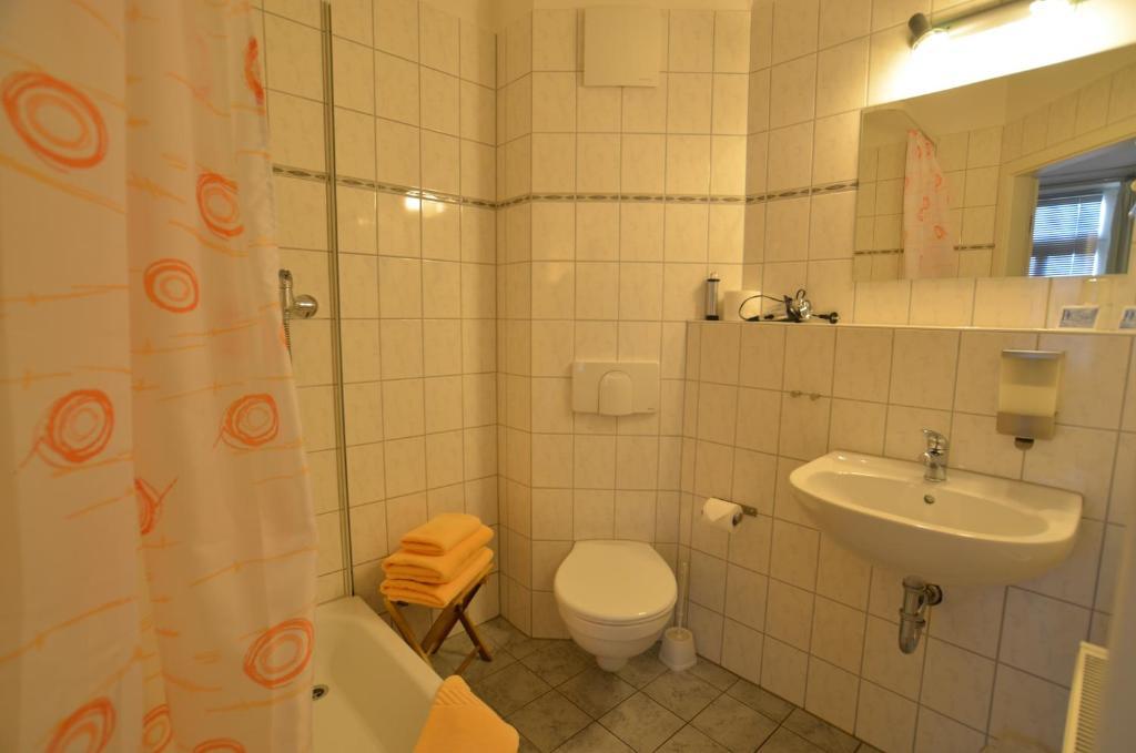 Single Room,1389758822:JPEG