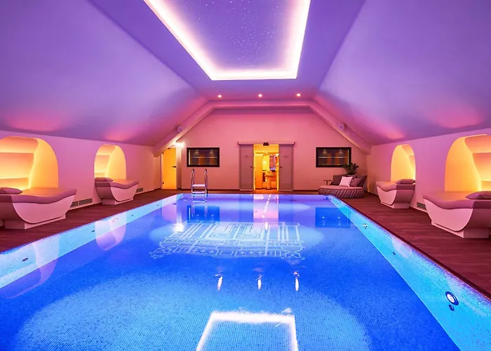 In Luxury hotels Taschenbergpalais Kempinski